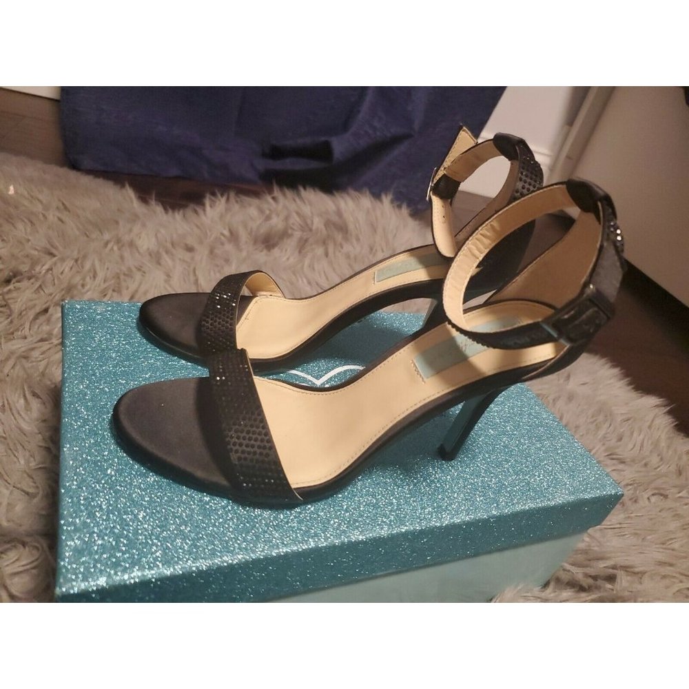 Pre owned Blue by Betsey Johnson heel, Women’s US 6, black.